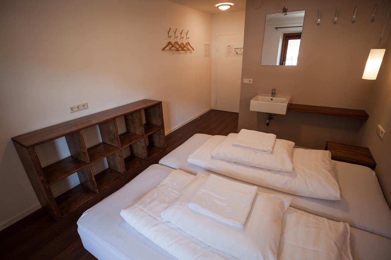 Hostel Chillertal Mayrhofen Room photo